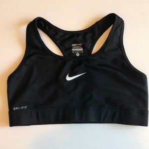 Women’s Nike dri-fit sports bra